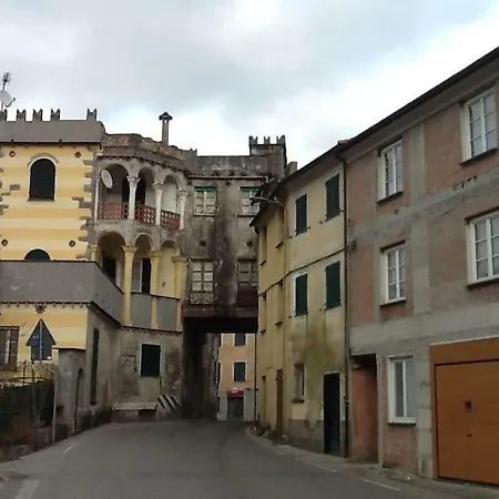 House * Mezzanego